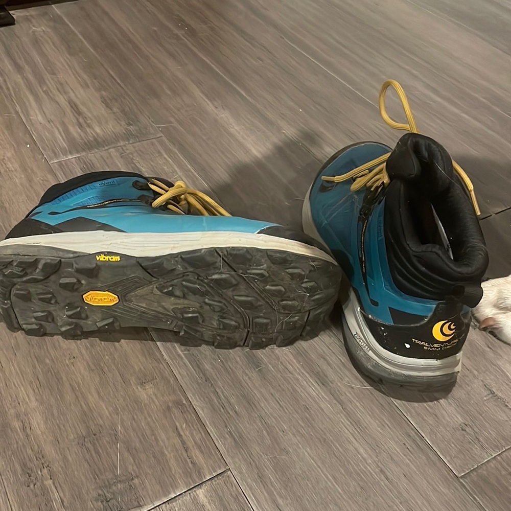 Womens hiking shoes